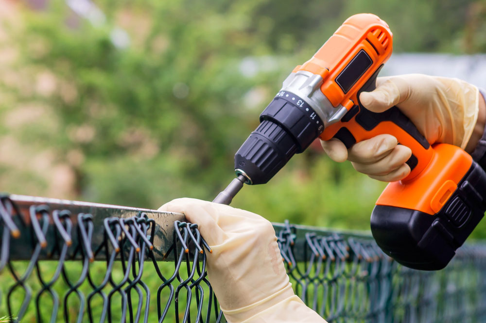 How to Choose a Reliable Fence Contractor in Rochester NY: What to Verify Before Hiring