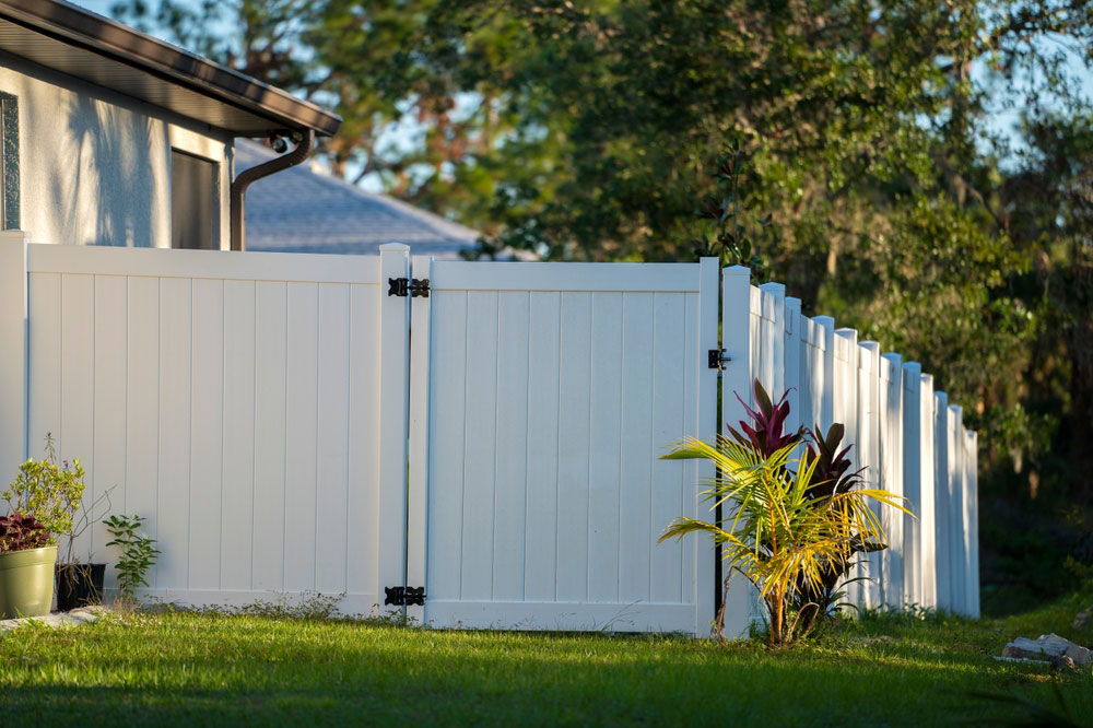 HOA Fence Rules in Rochester NY Subdivisions: What Monroe County Homeowners Need to Know